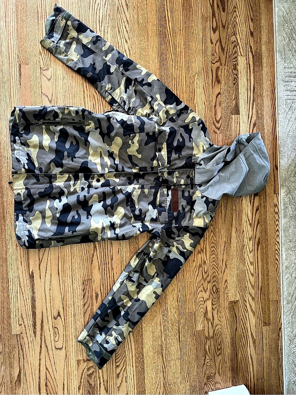Oakley Men's Camo Jacket Size Medium